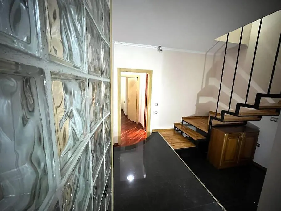 Apartamento Panoramic Penthouse Center 5 Min Main Square Tirana