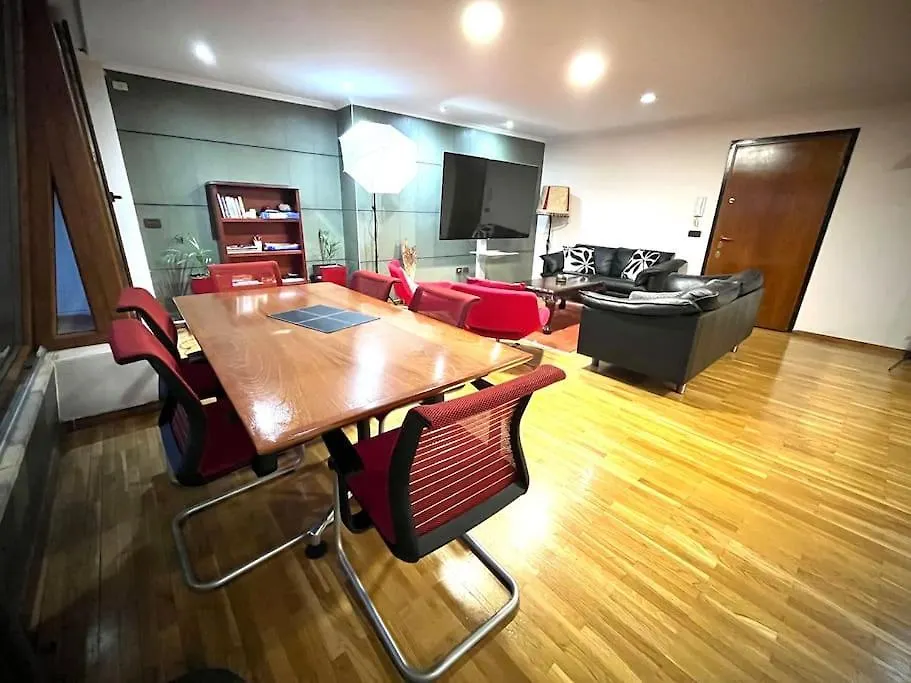 Apartamento Panoramic Penthouse Center 5 Min Main Square Tirana 0*,  Albania