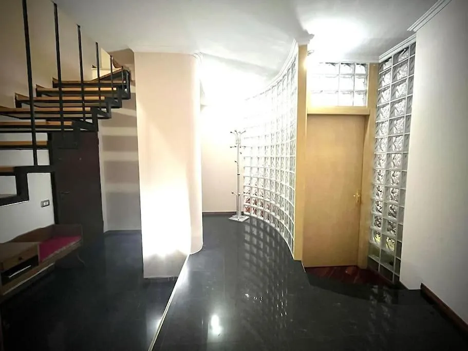 Apartamento Panoramic Penthouse Center 5 Min Main Square Tirana 0*,