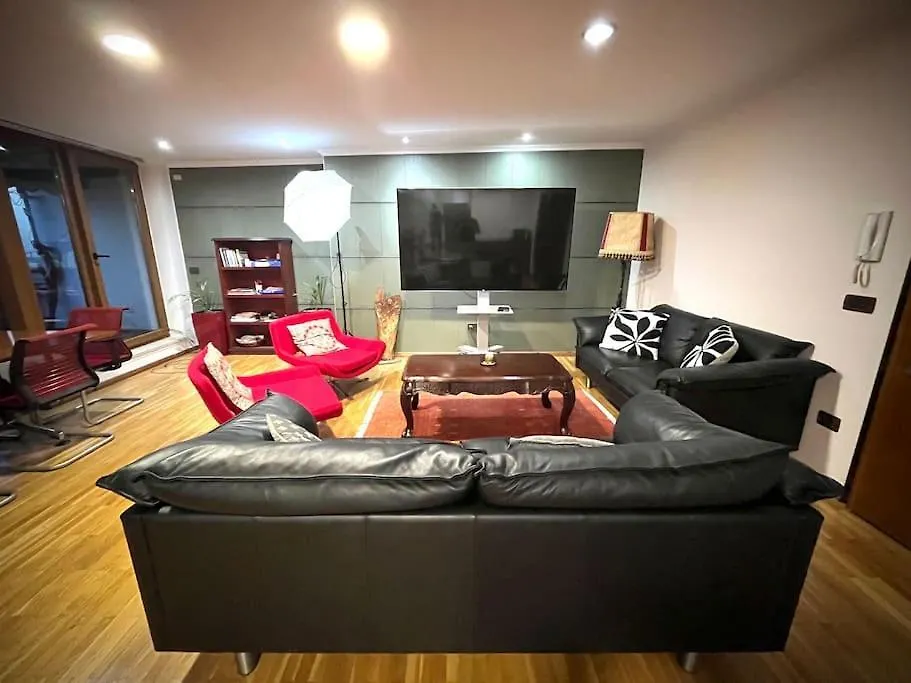 Apartamento Panoramic Penthouse Center 5 Min Main Square Tirana
